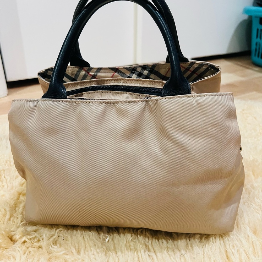 Burberry Cream Tote Bag . Authentic